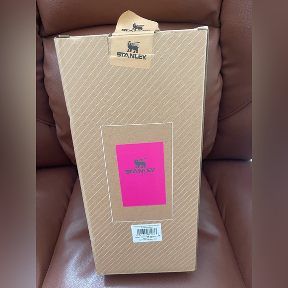 Stanley Quencher H2.0 FlowState 40 oz Tumbler Pink STARBUCKS- Smudges to Lid NEW - Picture 2 of 12